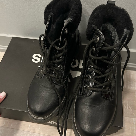 Bugatti winter boots, size 8 - Picture 3 of 6